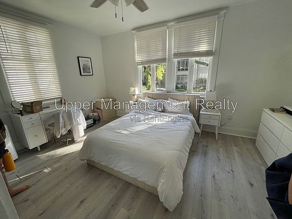5th image of 7429 Hampson St #7427