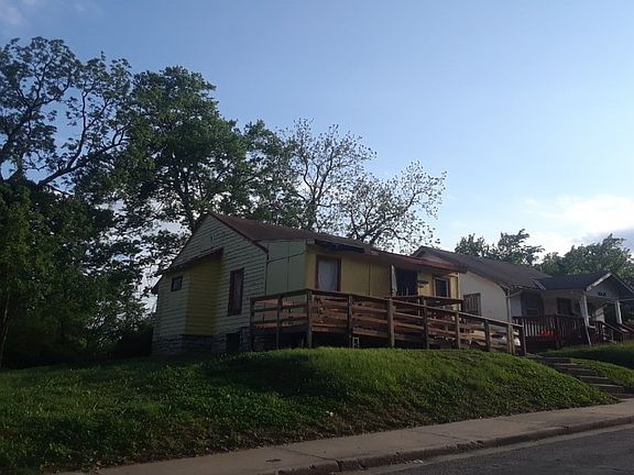 3rd image of 3005 E 52nd St