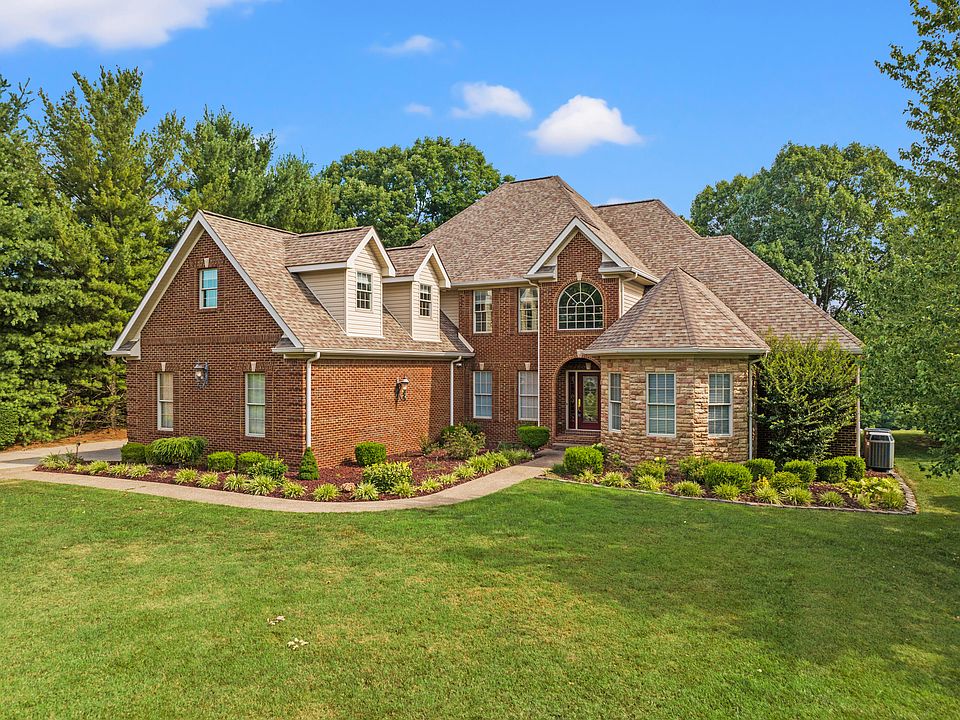 1st image of 303 Briarcliff Ln
