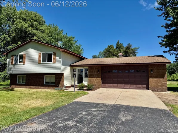 4059 Galbraith Line Rd, Croswell, MI 48422