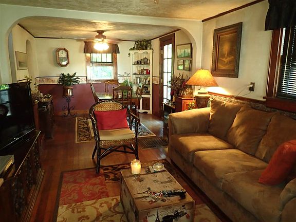 4th image of 434 1/2 S Main St