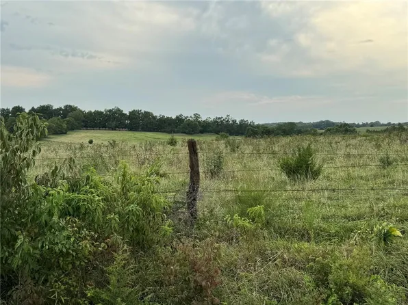 5 New Lancaster Rd, Paola, KS 66071