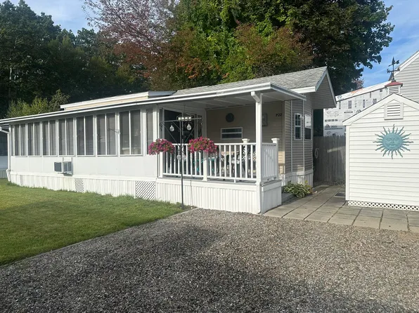 9 Bourne Avenue #P22, Wells, ME 04090