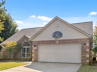 1813 SW Pine Ave, Bentonville, AR 72713