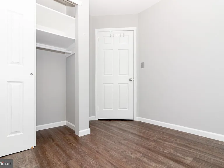 721 Walden Cir — Photo 18