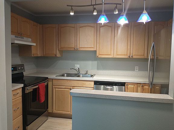 5th image of 620 62nd Ave N APT 1109