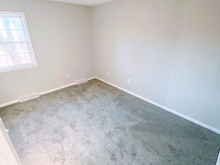 95 Buxton Dr — Photo 10