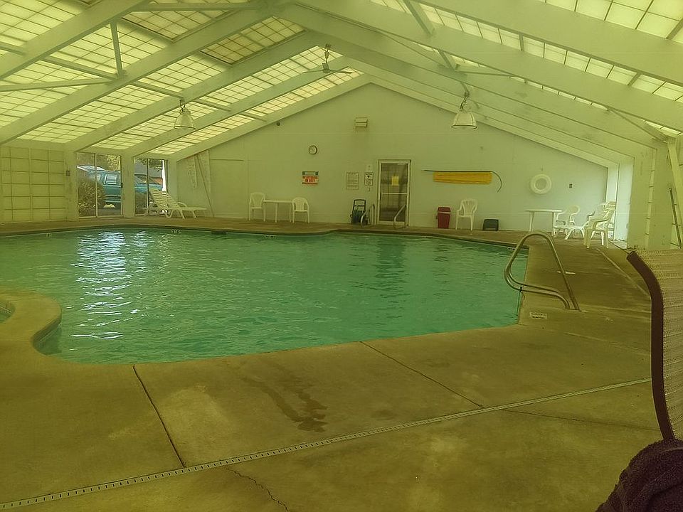 1st image of 69 Fairway Dr #2