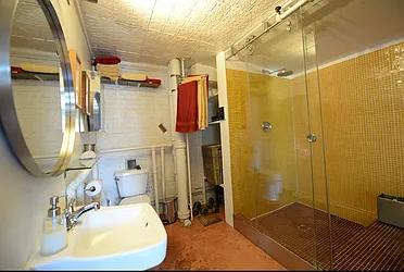 Rented by Level Group