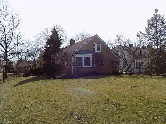2nd image of 1353 W 2nd St