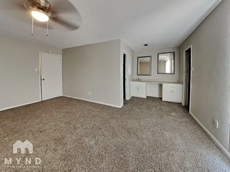 3256 63rd St — Photo 12