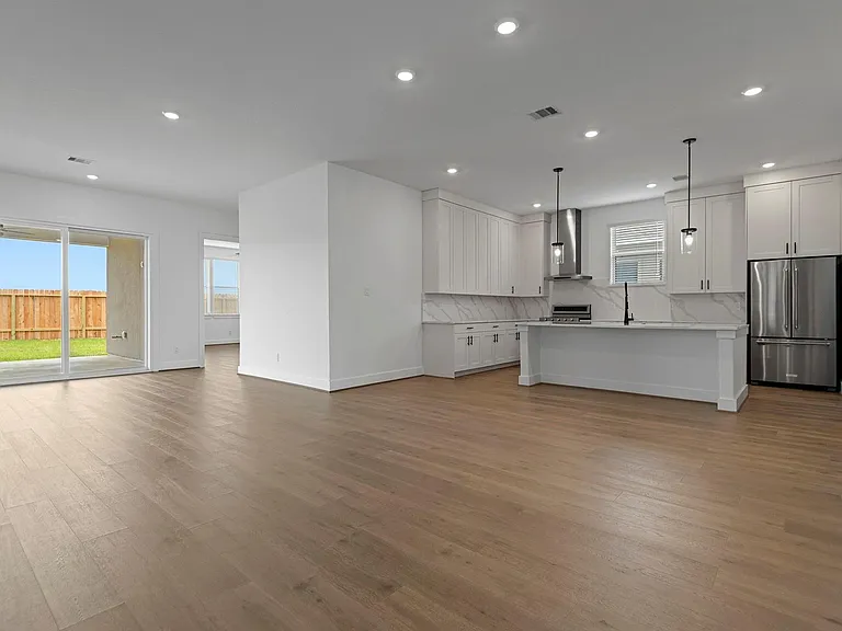 1911 Drover Ln — Photo 4