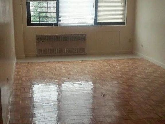 2nd image of 16633 89th Ave APT 4H