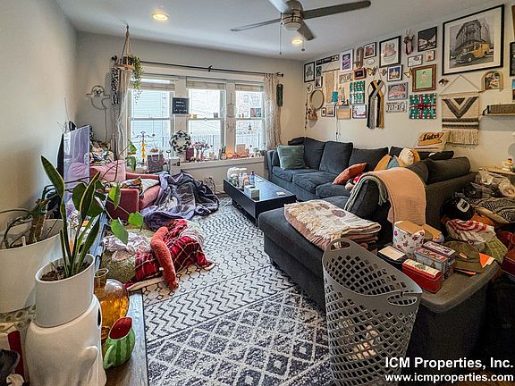 3rd image of 3915 N Janssen Ave #1F