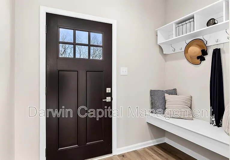 385 N Tuckahoe Rd — Photo 4