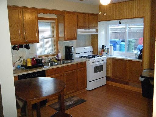 4th image of 4109 W 99th St