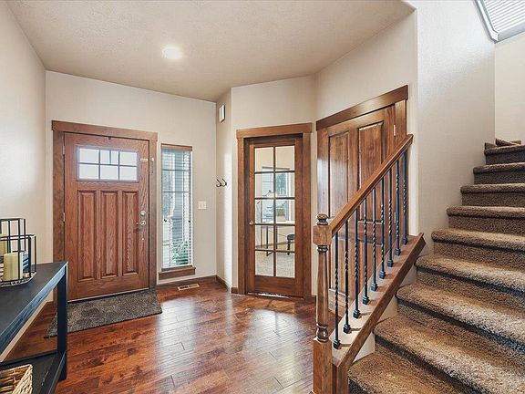 3rd image of 1821 S Shamrock Dr
