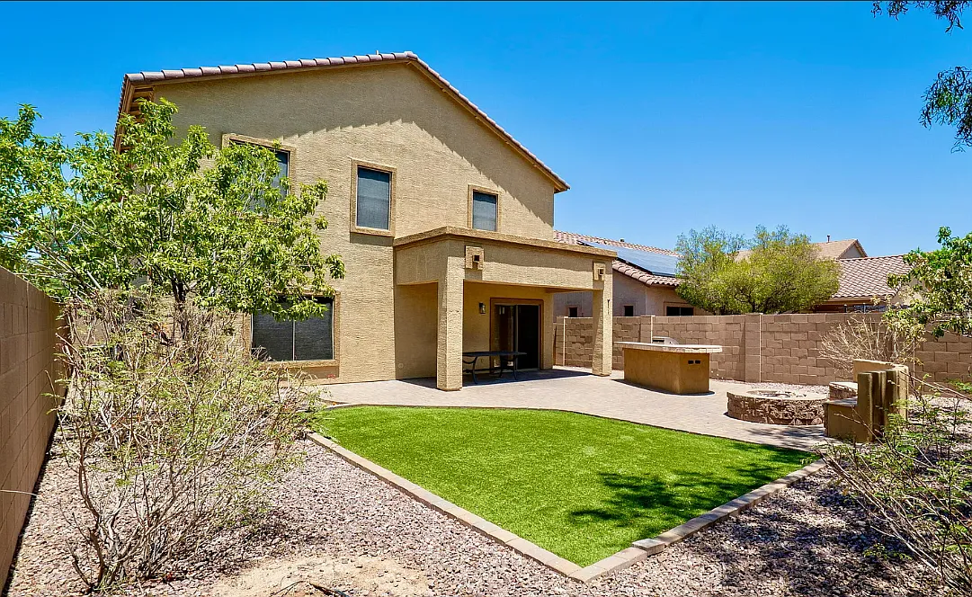 4 bed, 2.5 bath, 2349 sqft, $2,650 — Photo 1