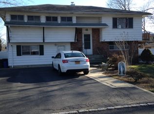 48 Oak St, Deer Park, NY 11729