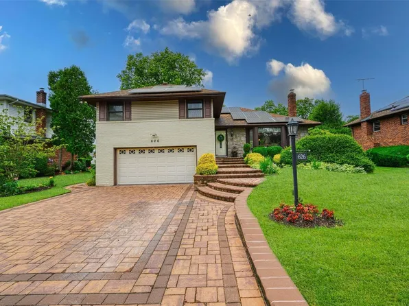 626 Nelson Place, Westbury, NY 11590