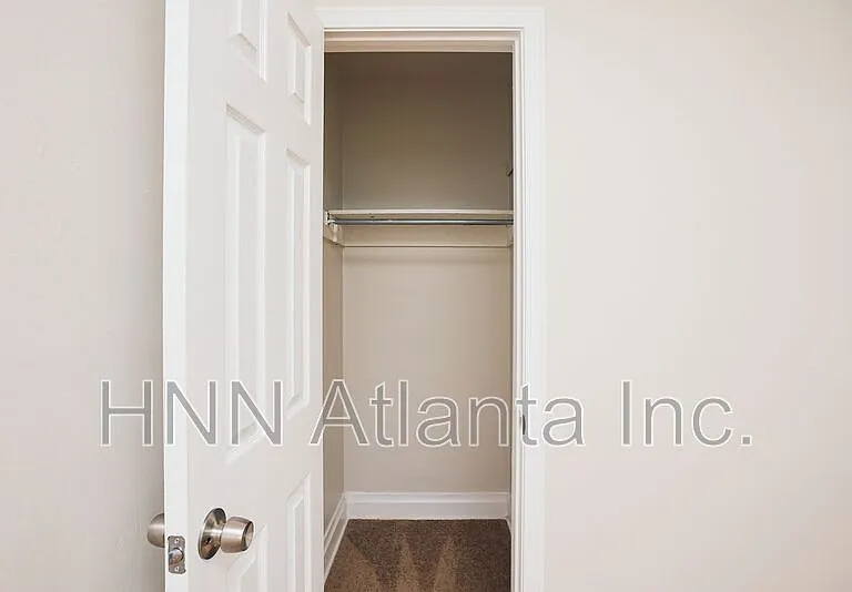 158 Hedges St SE — Photo 12