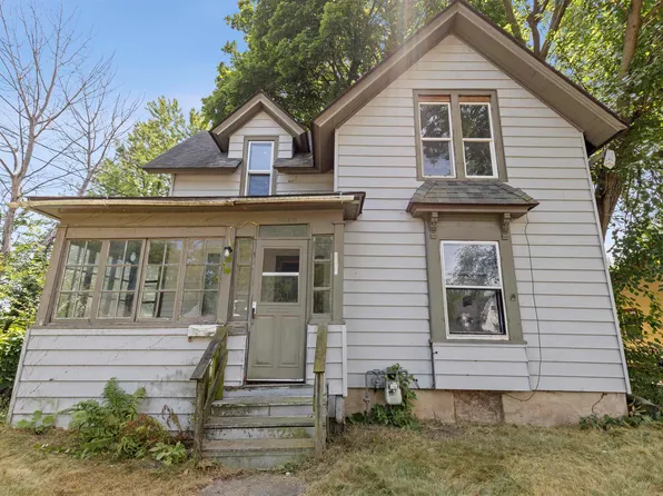 1432 Fairview Ave, Rockford, IL 61101