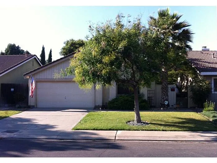 3045 Golden Eagle Ln photo 1