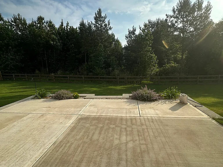423 Bassett Ln — Photo 17