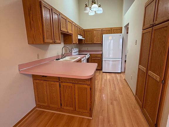5th image of 1032 Aston Cir