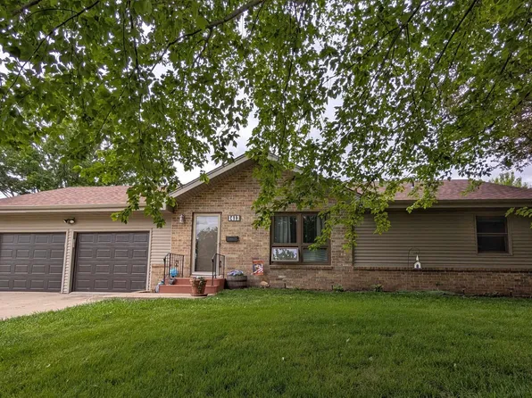 1413 Ann St, Grinnell, IA 50112