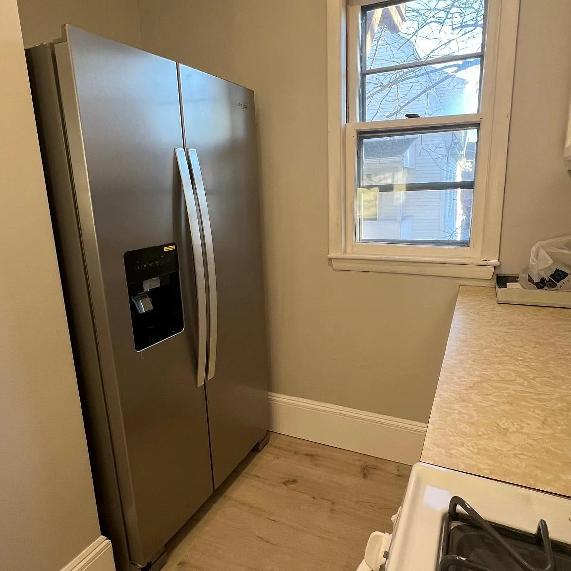 4 bed, 1304 sqft, $5,200 — Photo 4