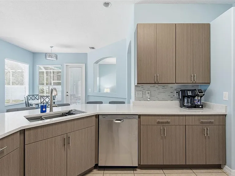 6 Burrell Pl — Photo 17