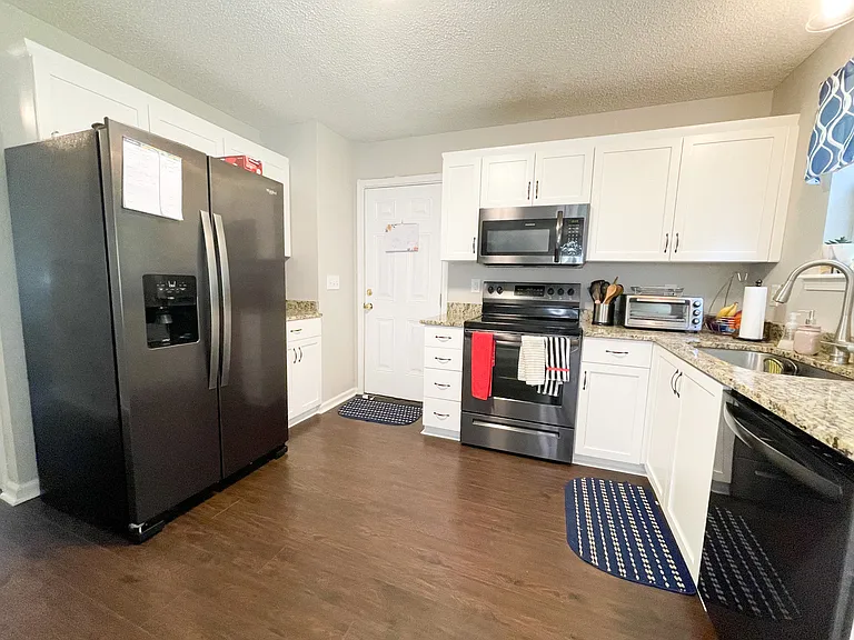 104 Cedar Field Ln — Photo 28