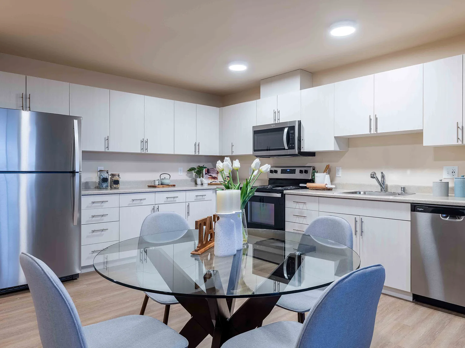 Four Corners Apartments — Photo 3