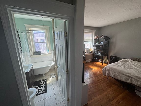 5th image of 1568 Commonwealth Ave APT 12