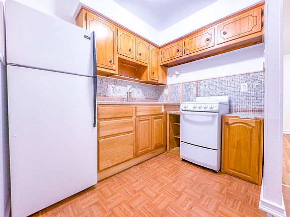 4th image of 36-25 29th St #1