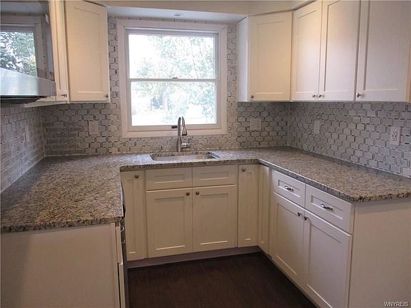 4th image of 3913 Sharondale Dr