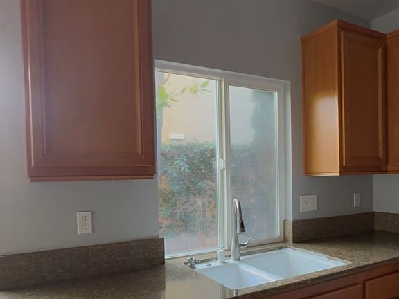 5th image of 256 Canyon Creek Way