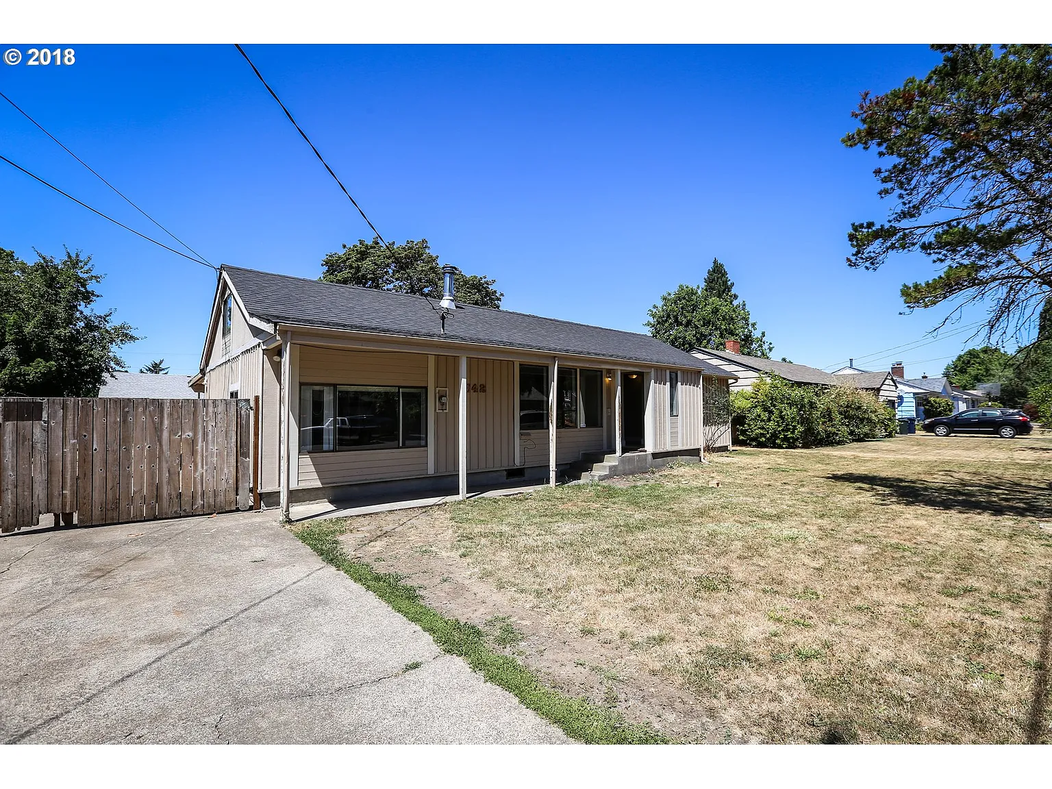 542 Waite St photo 1