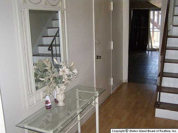 3rd image of 426 Wilcox St