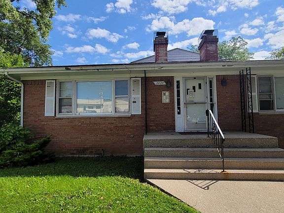 2nd image of 2424 Holmes St APT 1