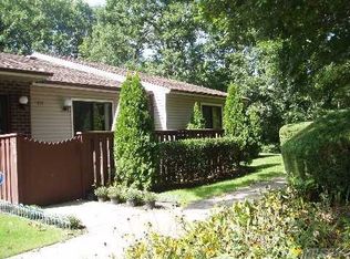 804 Brettonwoods Dr, Coram, NY 11727