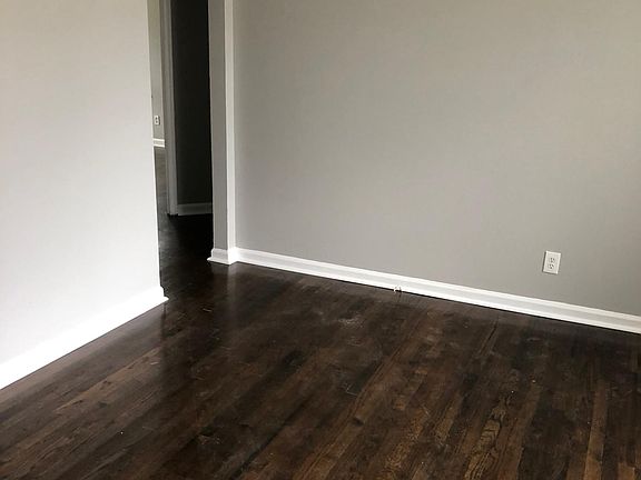 3rd image of 28517 Block St