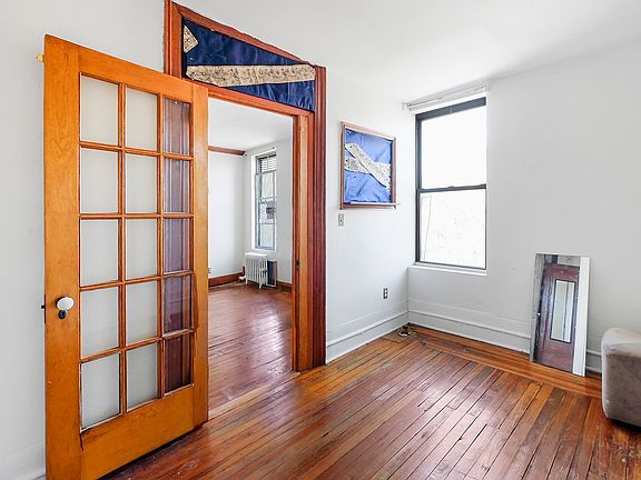 3rd image of 254 Manhattan Ave APT 6b
