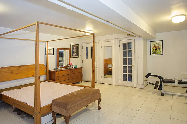 Sold by Townsley & Gay, LLC | media 21