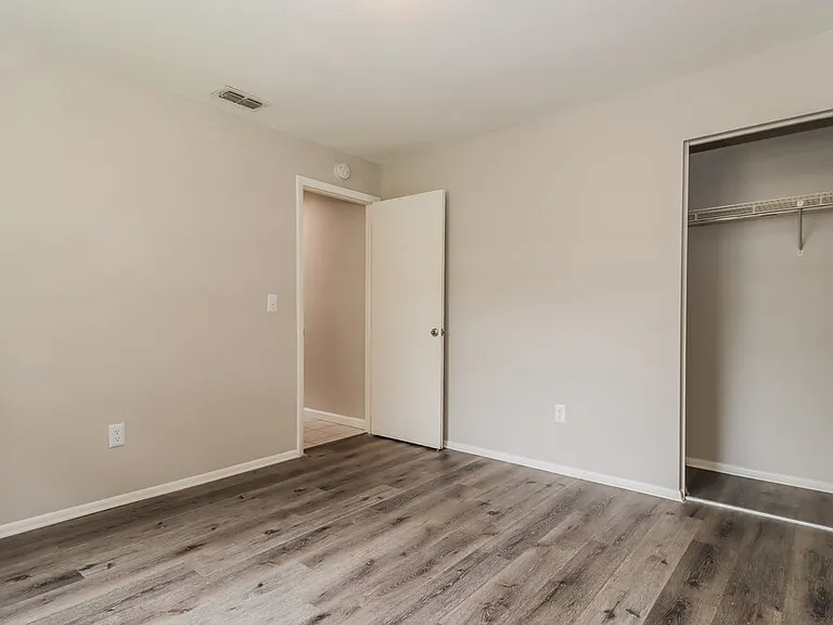 912 Axlewood Cir — Photo 13