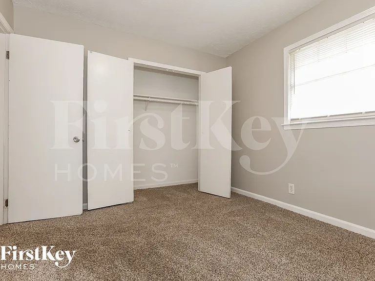 1910 Brownsville Rd #2 — Photo 16