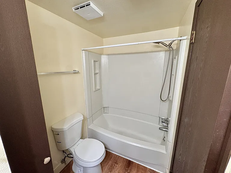 4501 Boardwalk Dr #M-M-130 — Photo 11