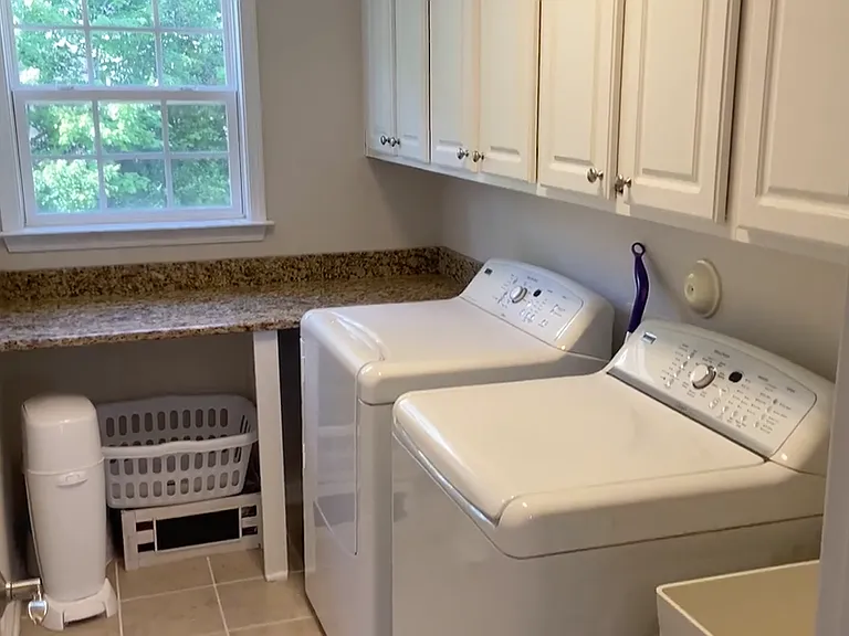 1041 Holtridge Dr — Photo 31