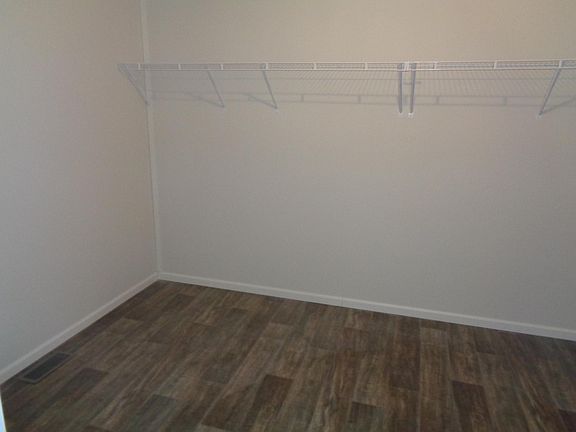 2nd image of 3937 Sherwood Lakes Blvd